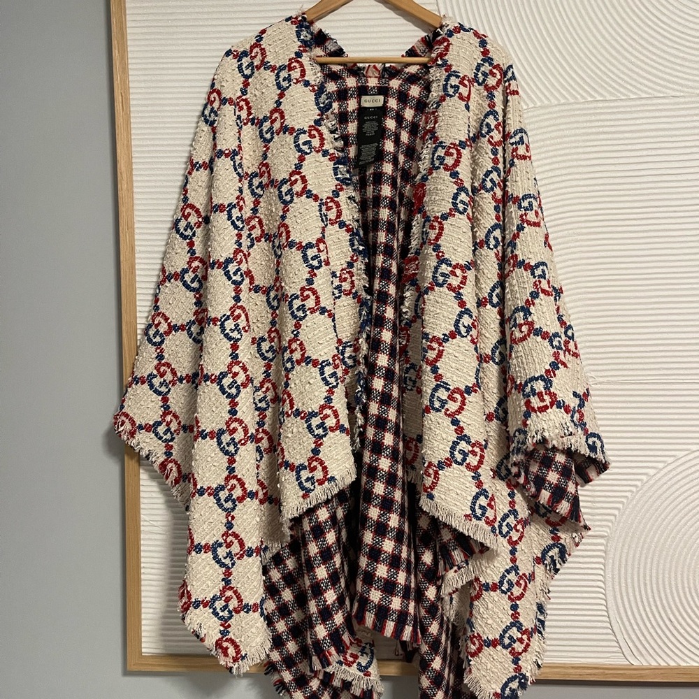 AUTHENTIC GUCCI REVERSIBLE GG TWEED PONCHO/CAPE